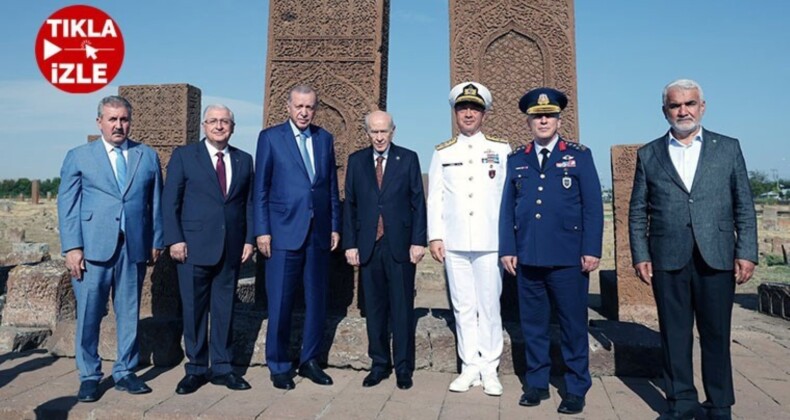 Gündem olan fotoğrafı emekli komutanlar değerlendirdi: ‘Kabul edilemez’