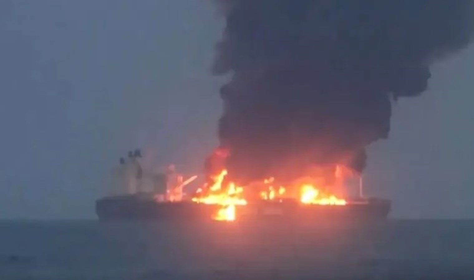 Husiler, Yunan gemisini hedef almıştı… Pentagon’dan uyarı geldi!