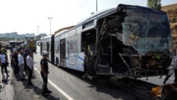 İki metrobüsün çarpışma anına ait görüntüler ortaya çıktı