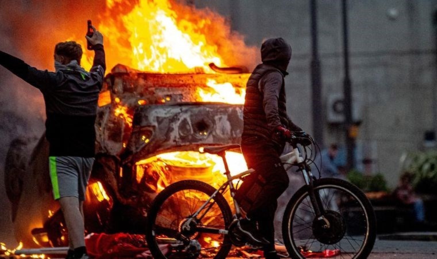 İngiltere’deki Aşırı Sağcı Şiddet Olayları ve Terör Suçları Değerlendirmesi