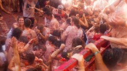 İspanya’da La Tomatina festivali: Yüzlerce ton domates kullanıldı