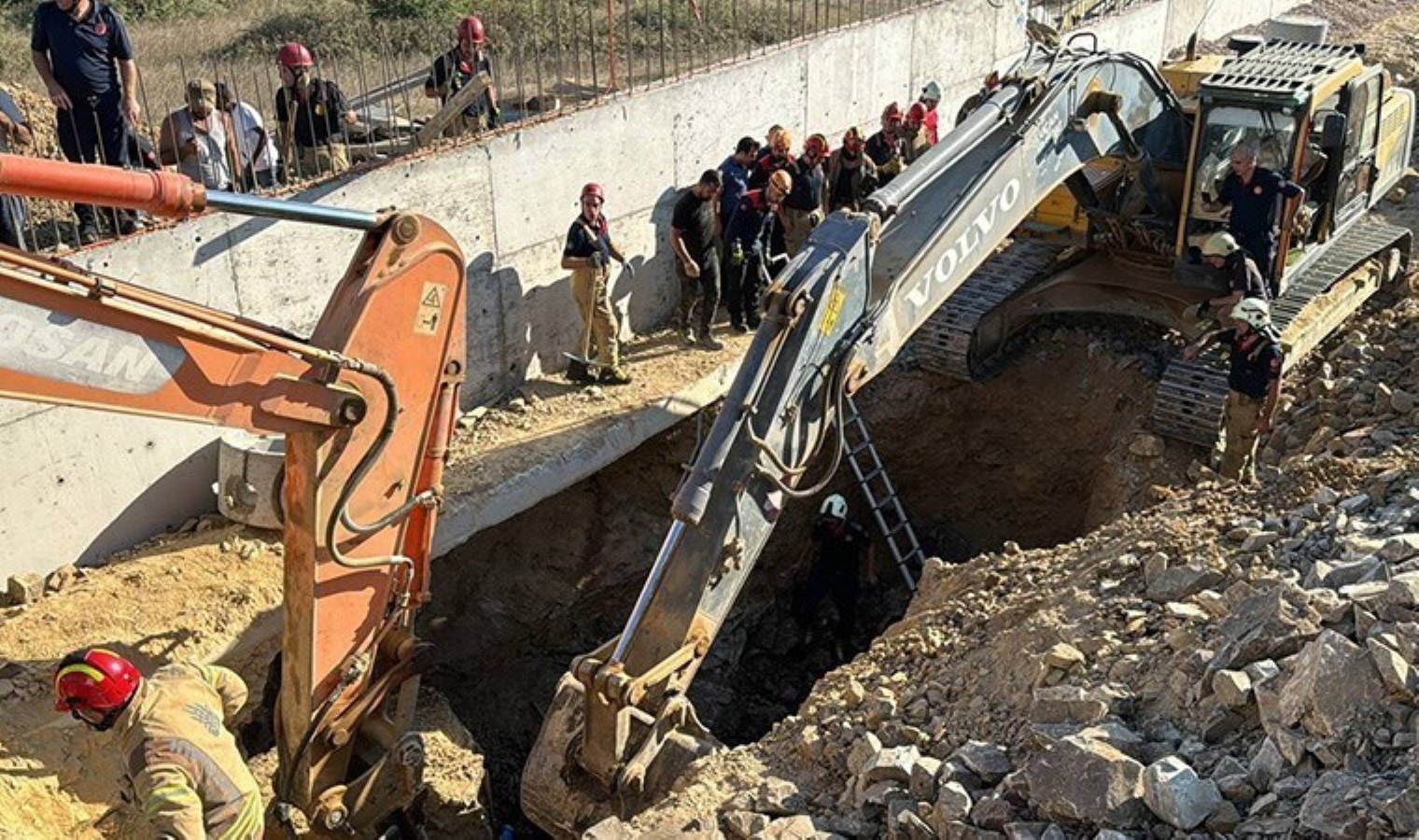 İstanbul Tuzla’da İnşaat Şantiyesinde Göçük: İki İşçi Hayatını Kaybetti