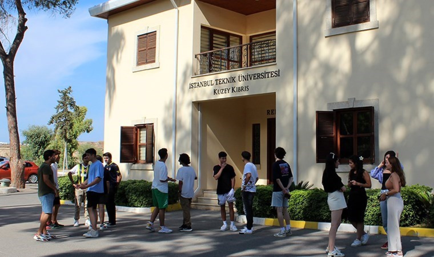 İTÜ KKTC öğrencilerinden ‘bina yetersizliği’ reaksiyonu