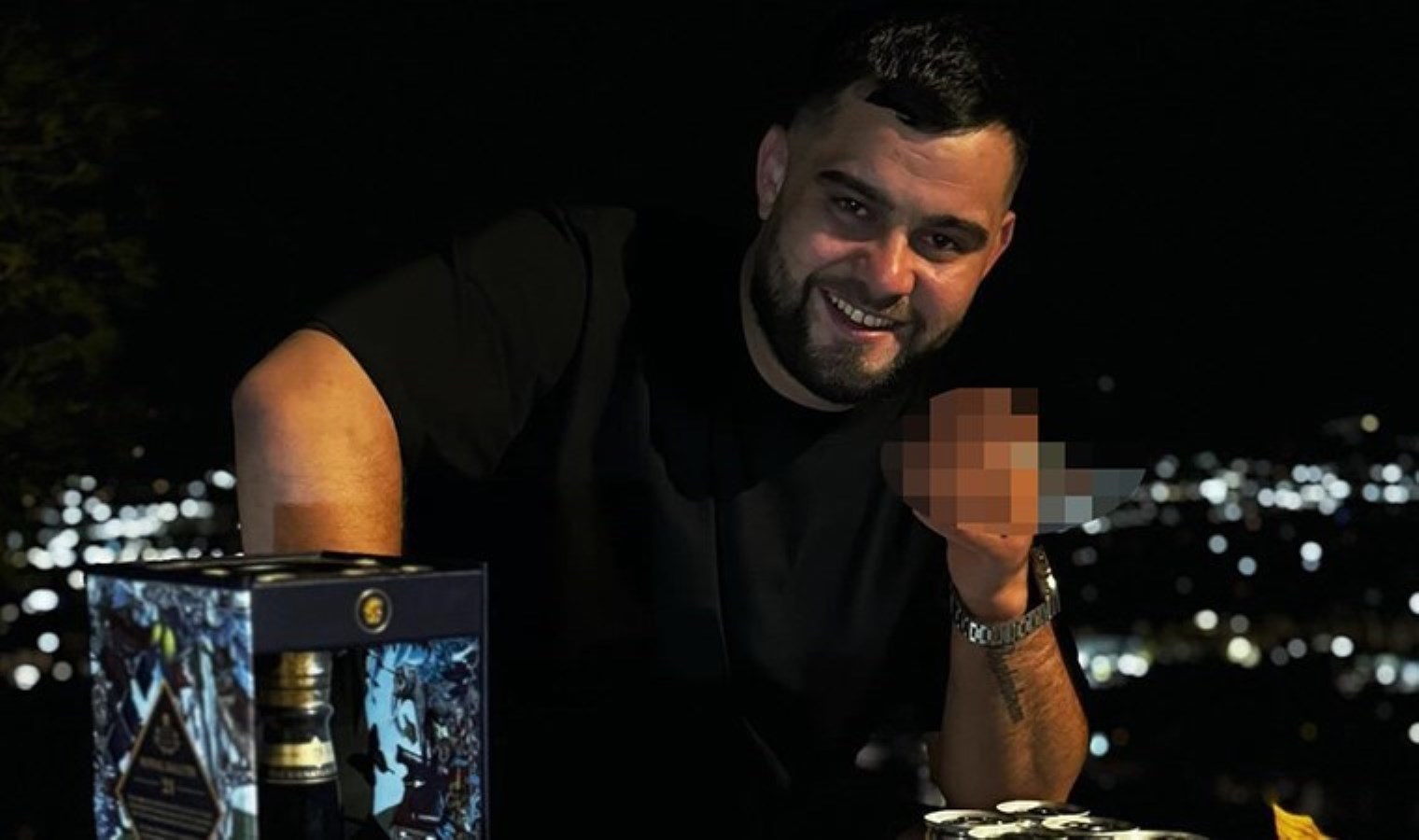 İzmir’de silahlı hengame: Tabanca ile boynundan vurulan kişi öldü