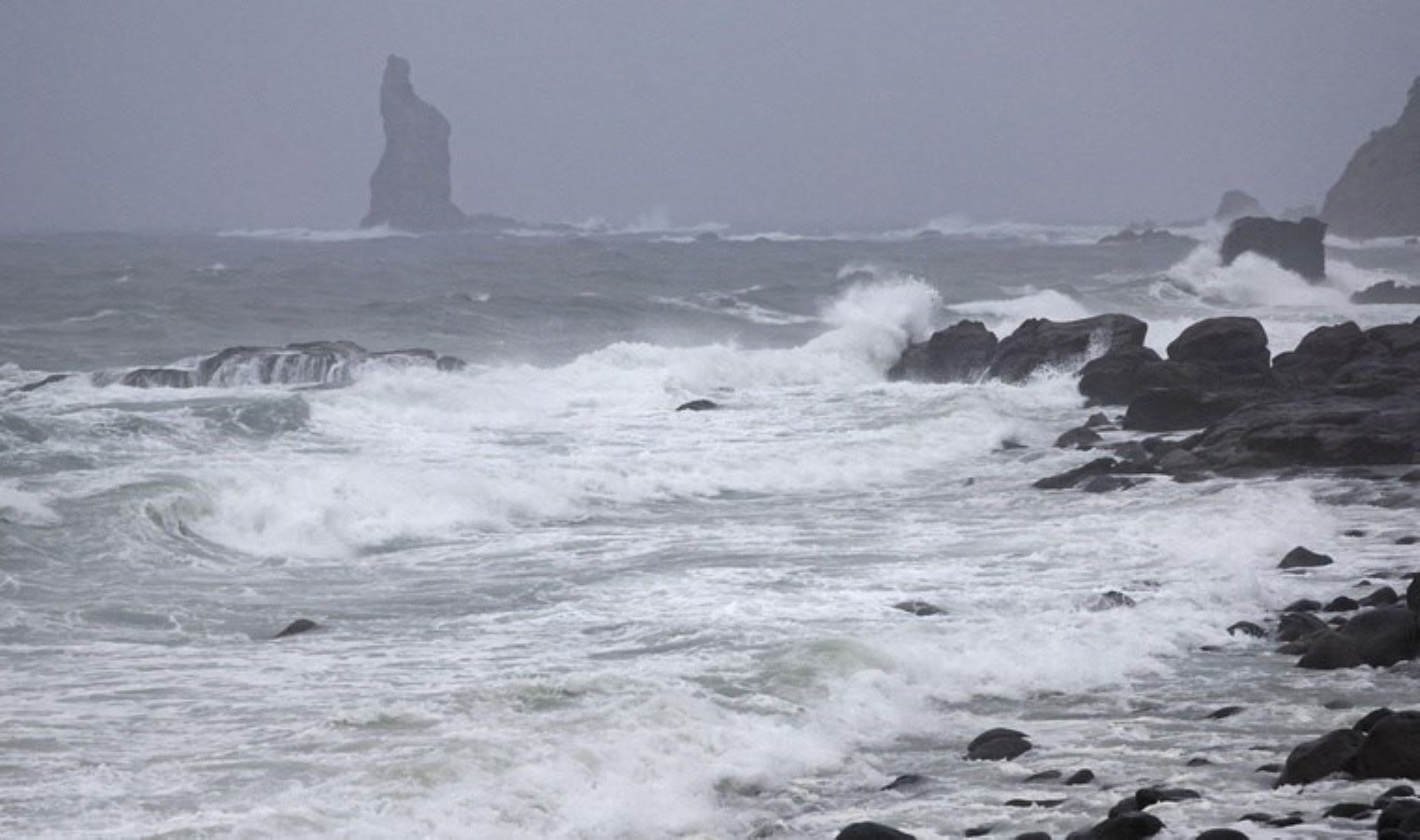Japonya’da Shanshan Tayfunu paniği: Yüzlerce uçuş iptal edildi