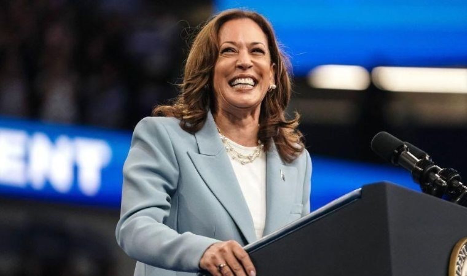 Kamala Harris’in Başkanlık Adaylığı İçin Miting Programı ve Potansiyel Yardımcıları