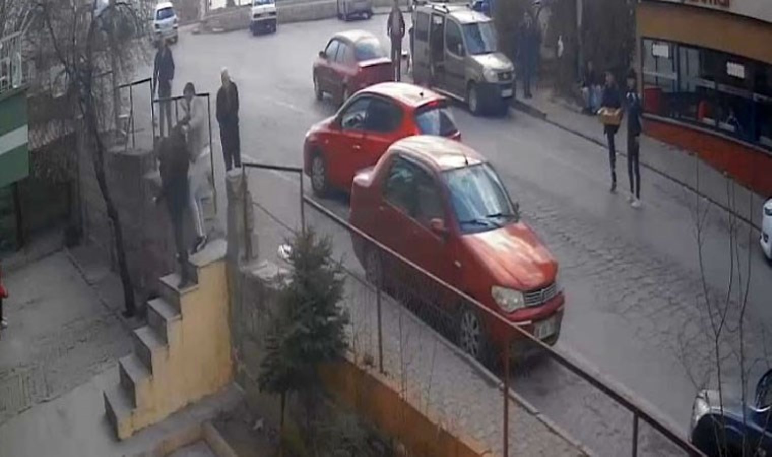 Kayseri’de kan donduran olay: Eniştesine kurşun yağdırdı, akabinde araç ile üzerinden geçti!