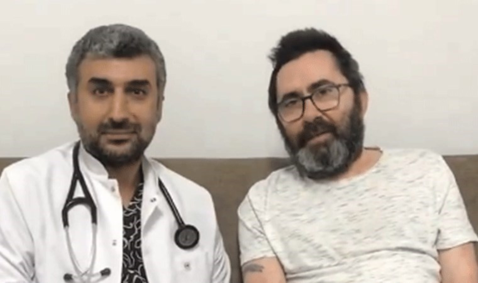 Konuşma yetisini kaybettiği sav edildi… Peker Açıkalın tabibi ile kamera karşısına geçti: ‘Sağlığım yerinde’