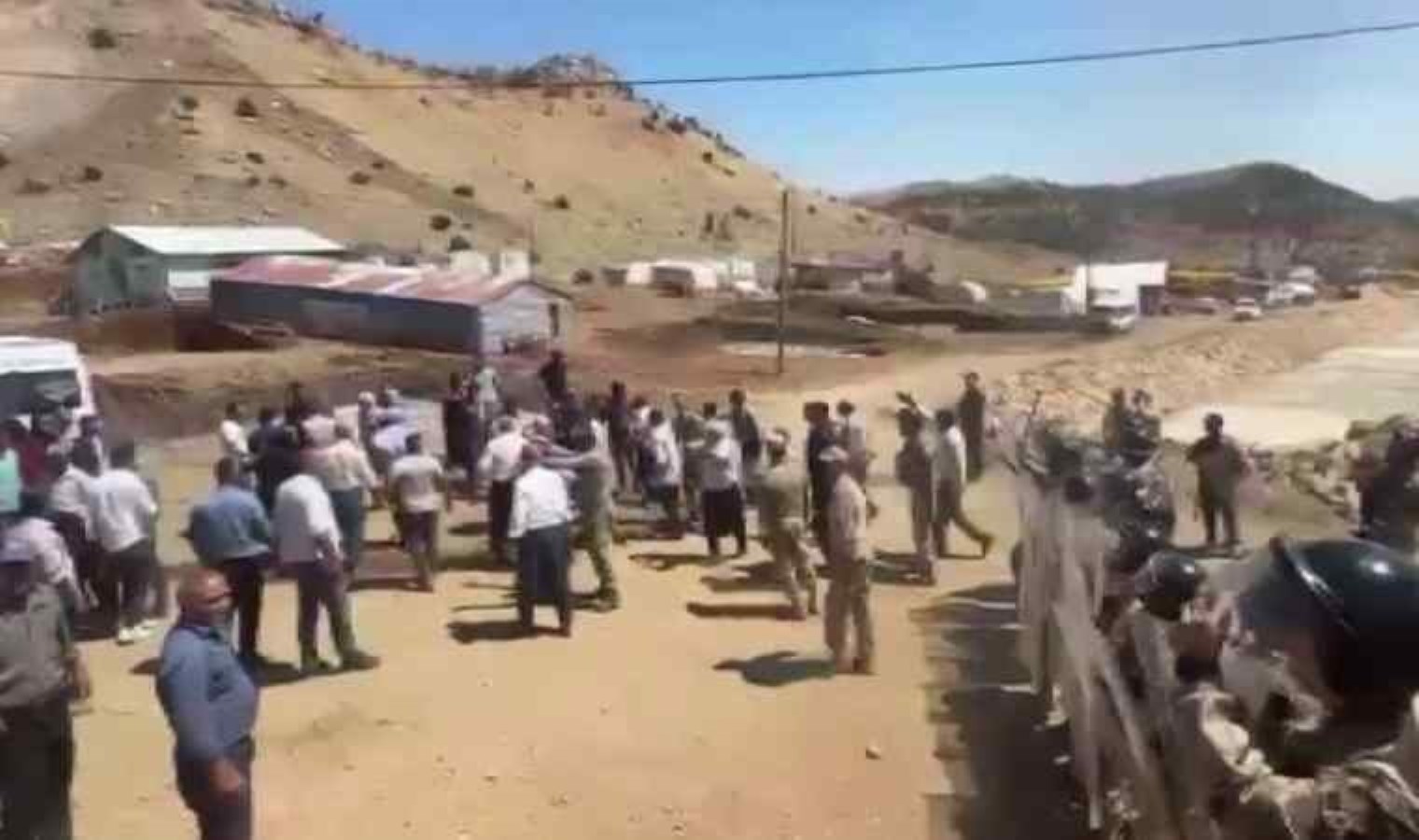 Konut alanında arbede: 1 asker yaralı, 9 gözaltı