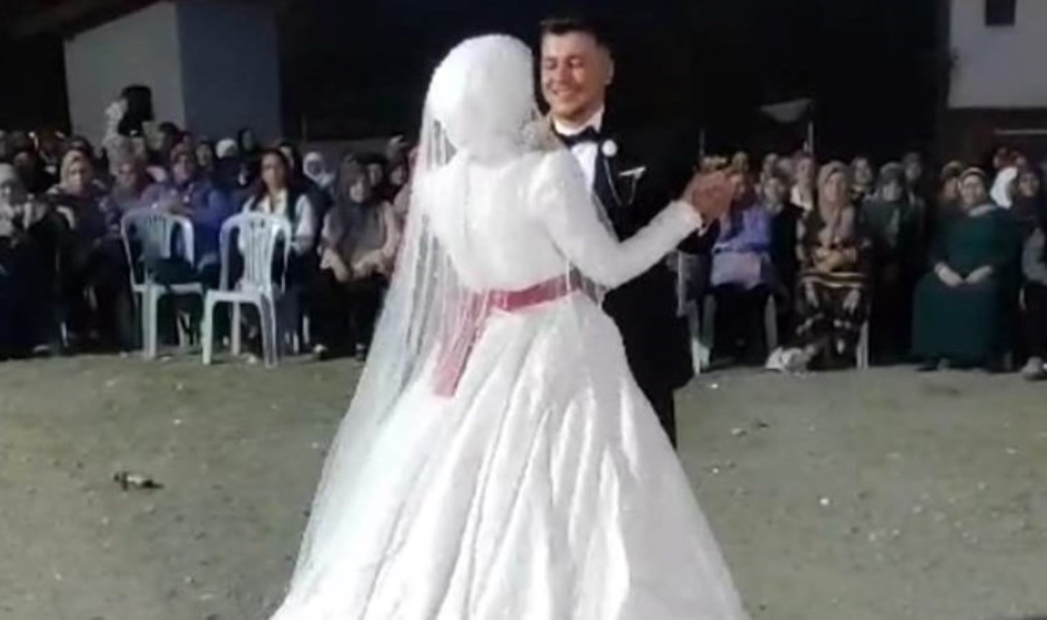 Kütahya’da Düğün Kazası: Genç Çift Hayatını Kaybetti