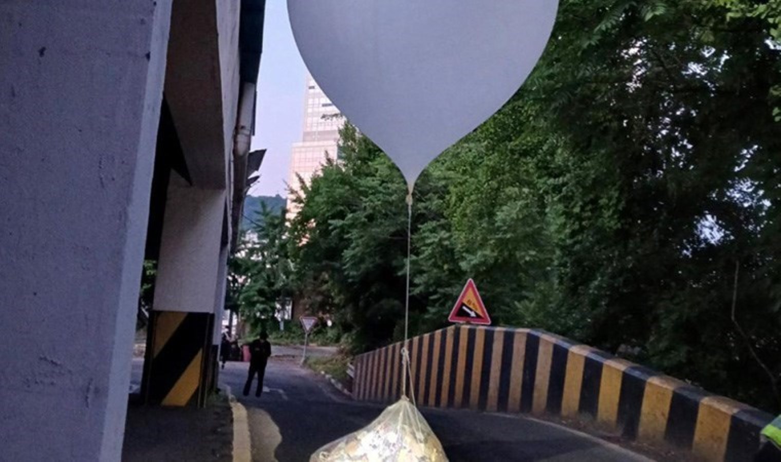 Kuzey Kore’den Güney Kore’ye Çöp Taşıyan Balonlar Gönderildi