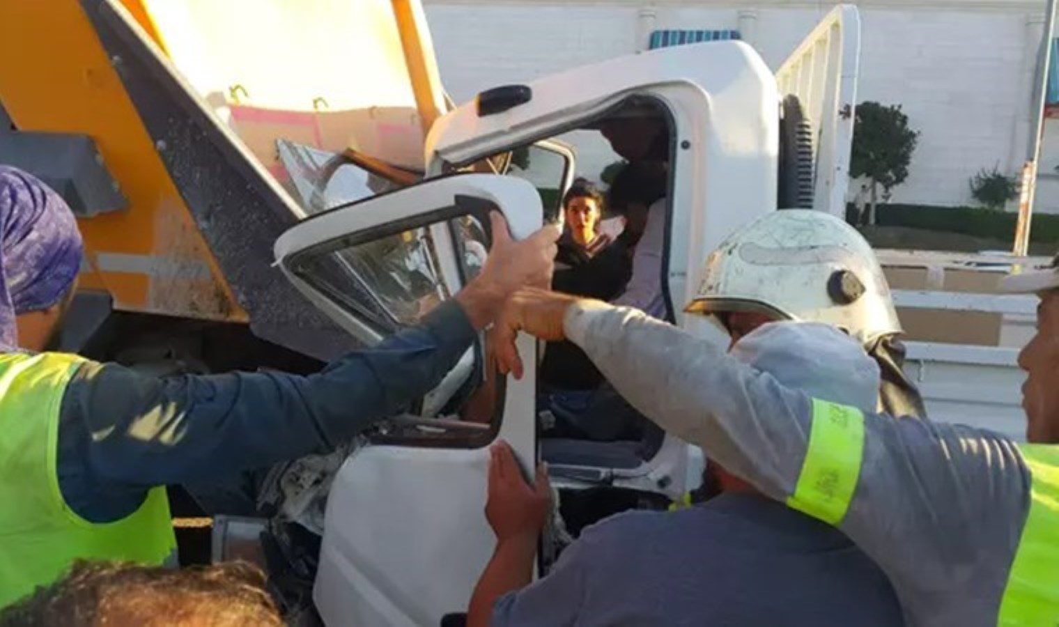 Manavgat’ta 5 araçlık zincirleme kaza: 2 yaralı