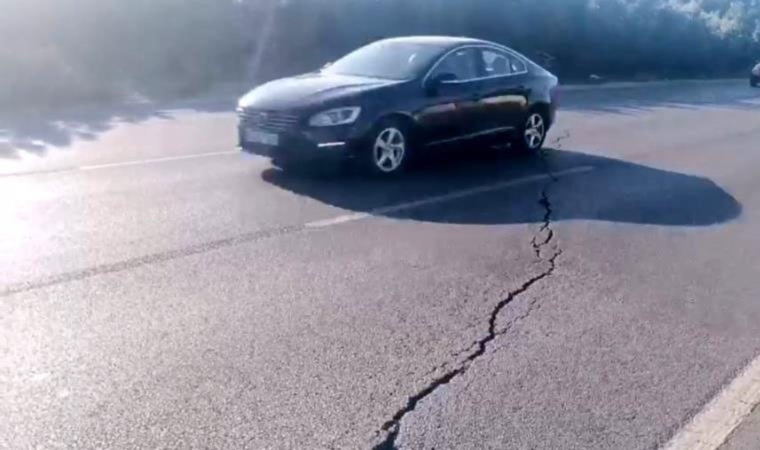 Mudanya yolundaki büyük çatlaklar panik yarattı