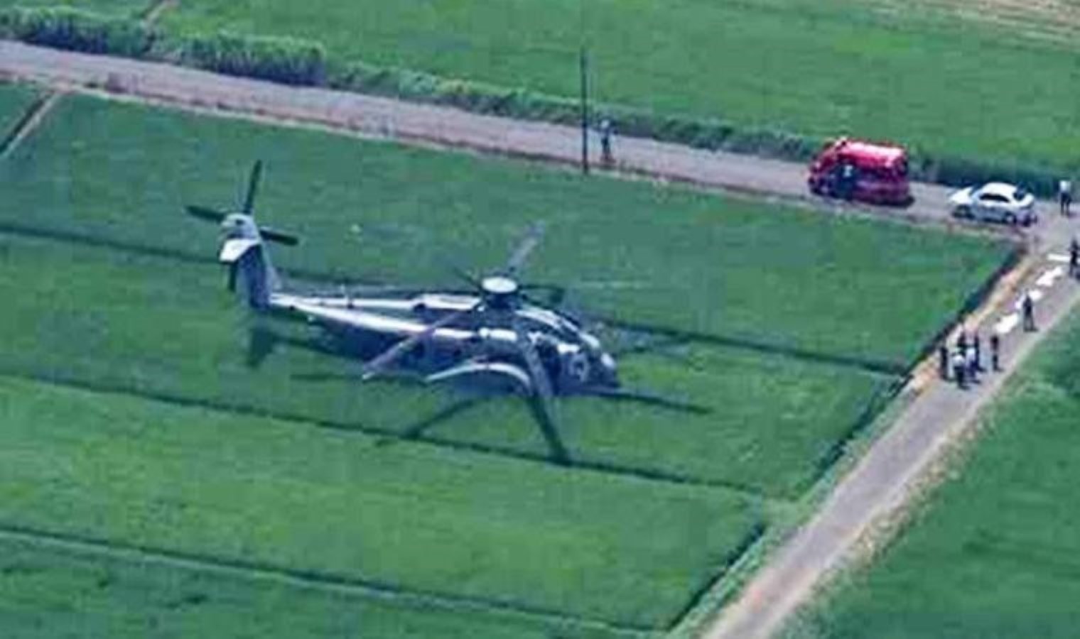 Olay yerine polis sevk edildi: Askeri helikopter pirinç tarlasına acil iniş yaptı!