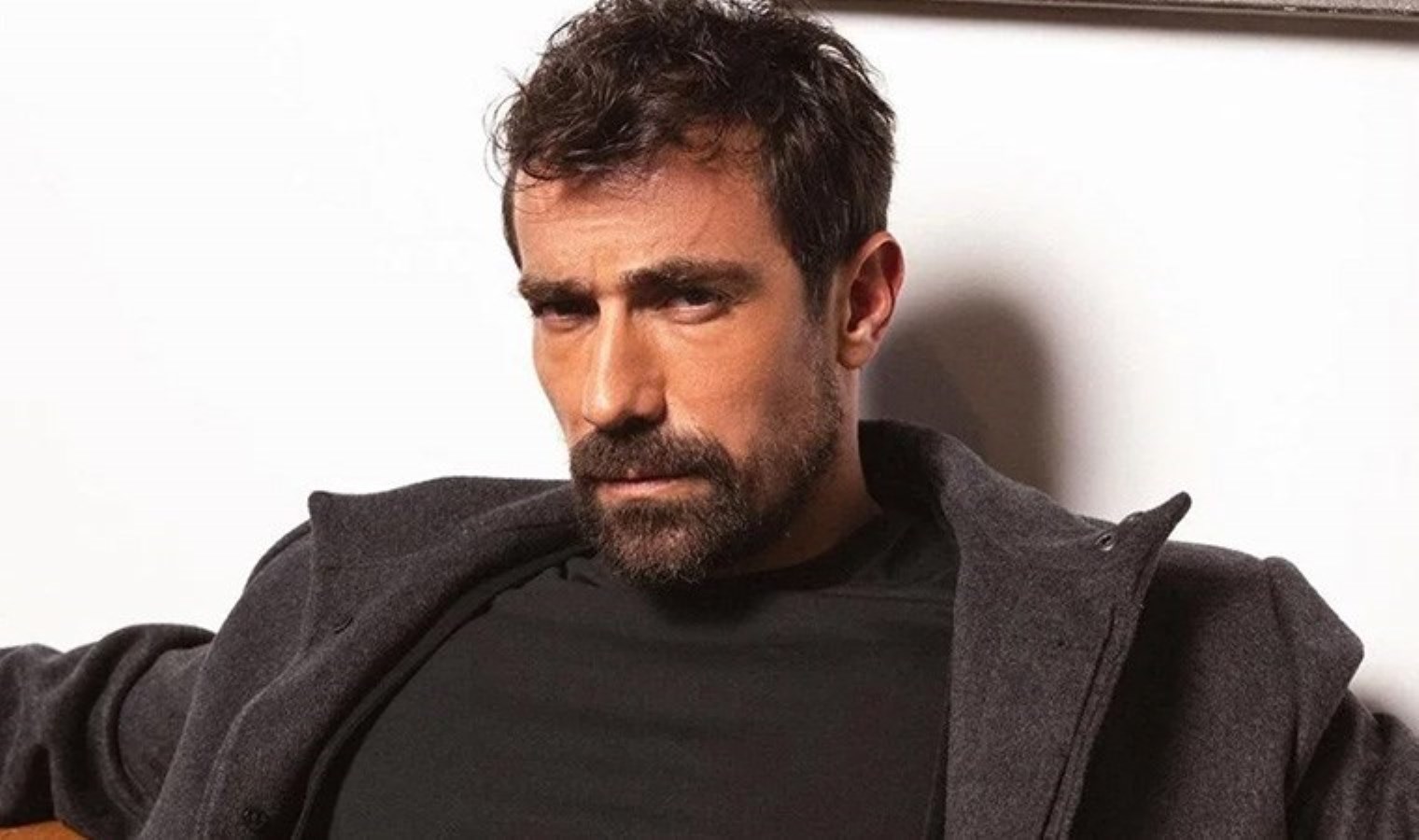 Oyuncu İbrahim Çelikkol’a İtalya’dan ödül