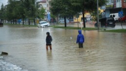 Sağanak Yağışlar İlçeyi Vurdu: Hayat Olumsuz Etkilendi