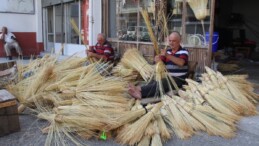 Samsun’un son süpürge ustaları teknolojiye direniyor