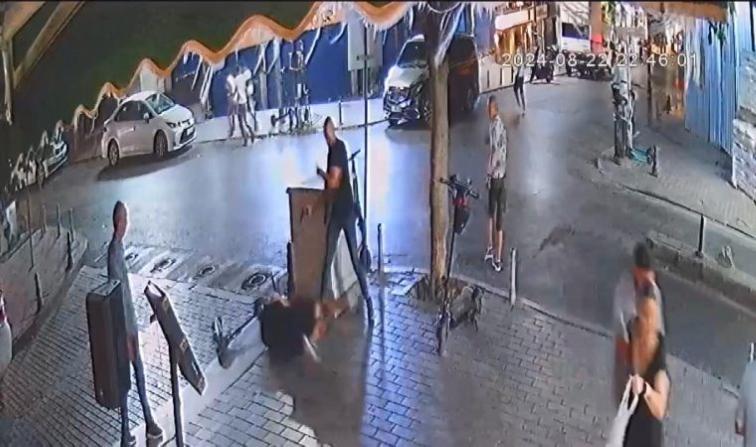 Scooter ile geldi… Husumetlisini vurup kaçtı!