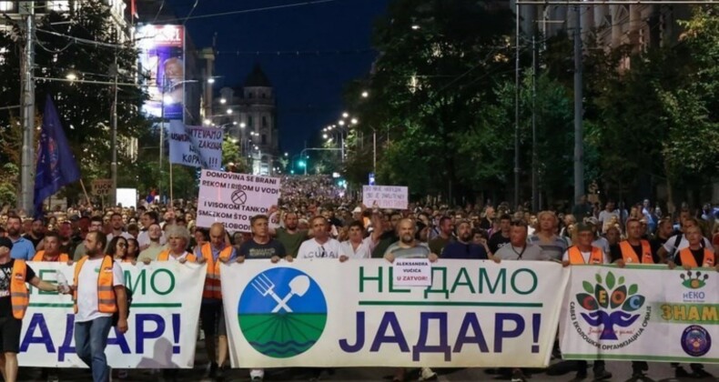 Sırbistan’da Rio Tinto’ya Karşı Büyük Protesto Gösterisi