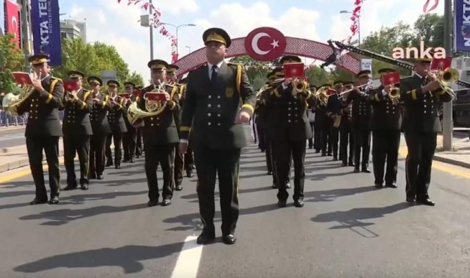 TBMM’den Birinci Meclis’e kortej yürüyüşü düzenlendi