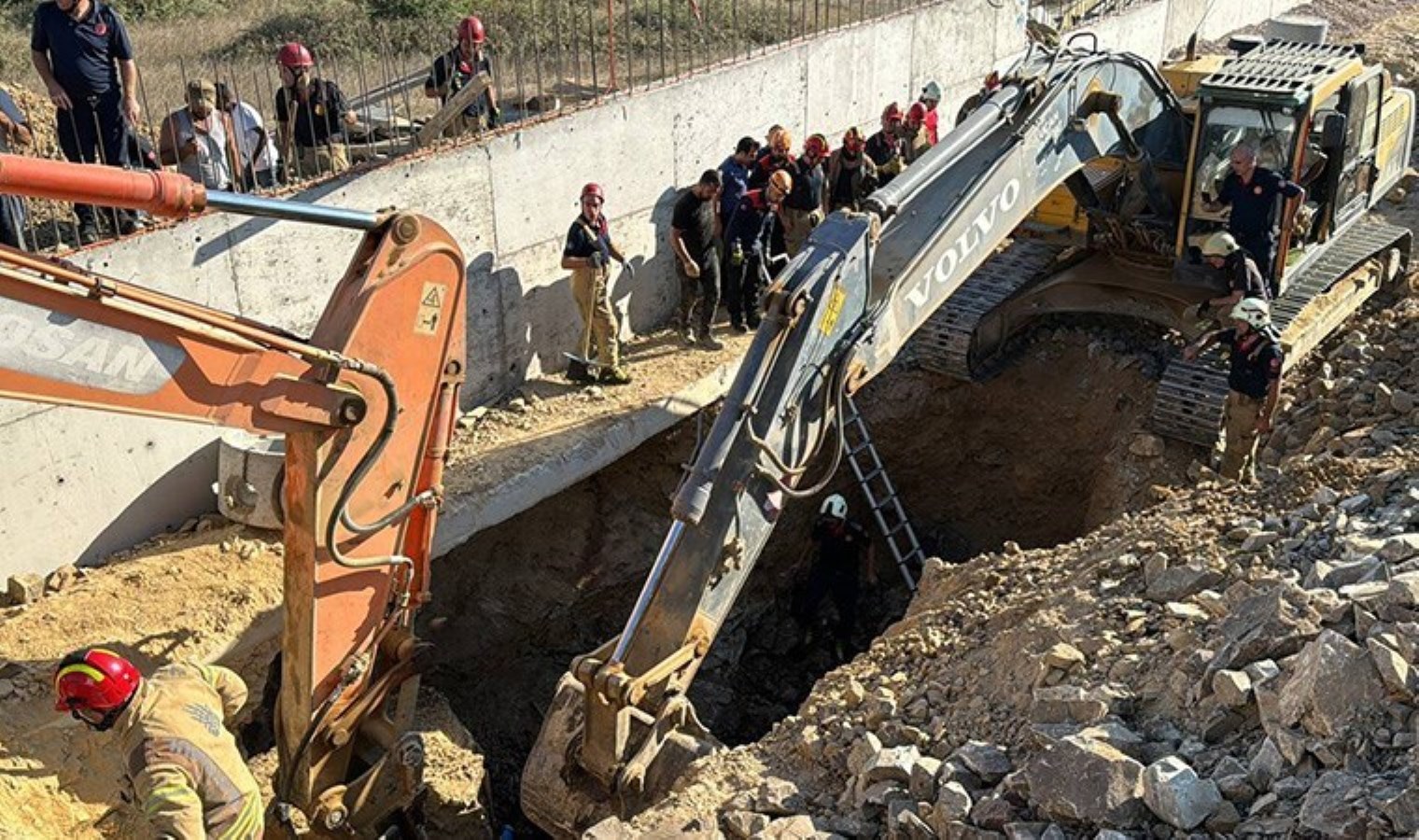 Tepeören’de İnşaat Alanında Göçük: İki İşçi Göçük Altında