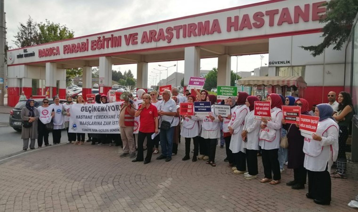 Yemekhane emekçileri ‘insanca hayat için’ hareket yaptı