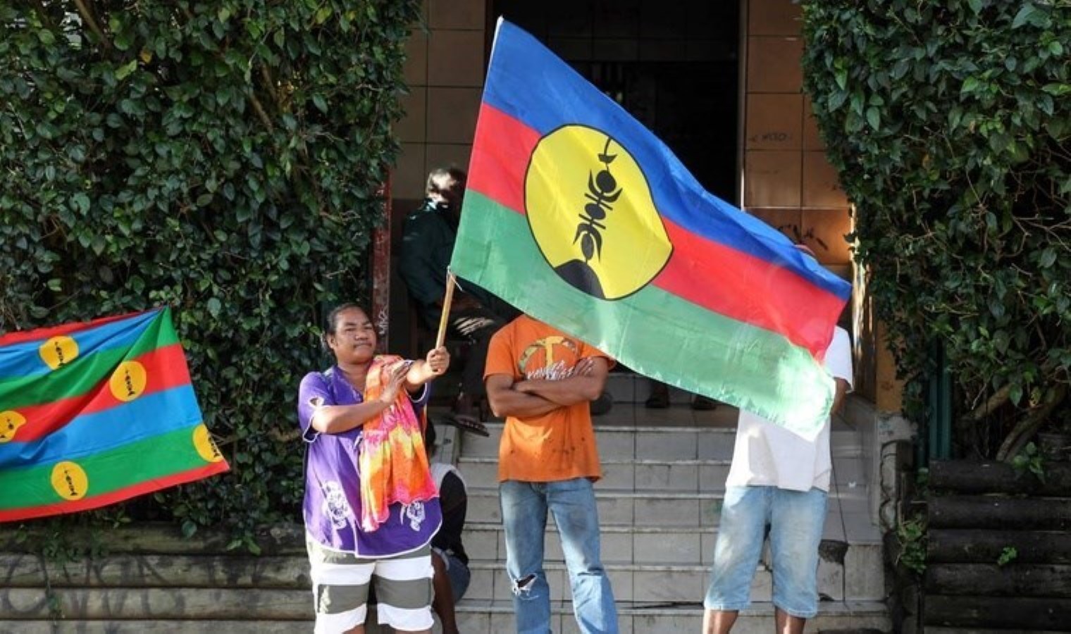 Yeni Kaledonya’da sokağa çıkma yasağı uzatıldı