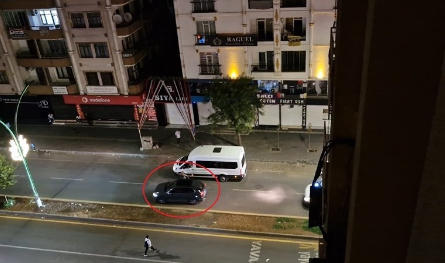 Yenişehir’de Kavga: Sinir Krizi Geçiren Adam Trafiği Durdurdu