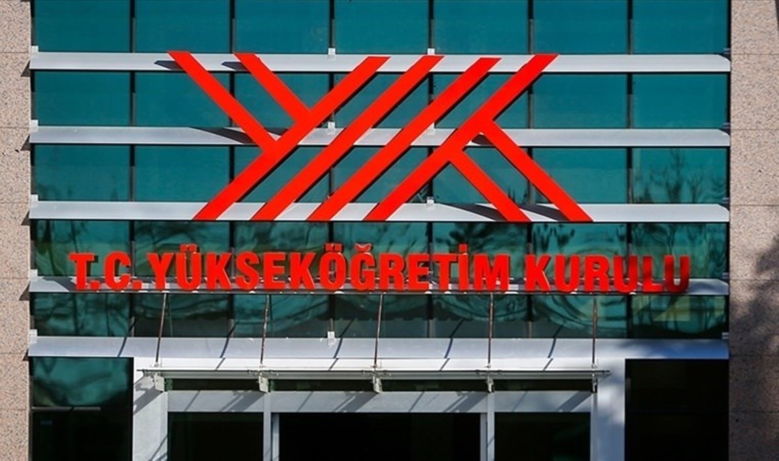 YÖK, üniversite öğrencilerini ‘sahte burs’ mesajlarına karşı uyardı