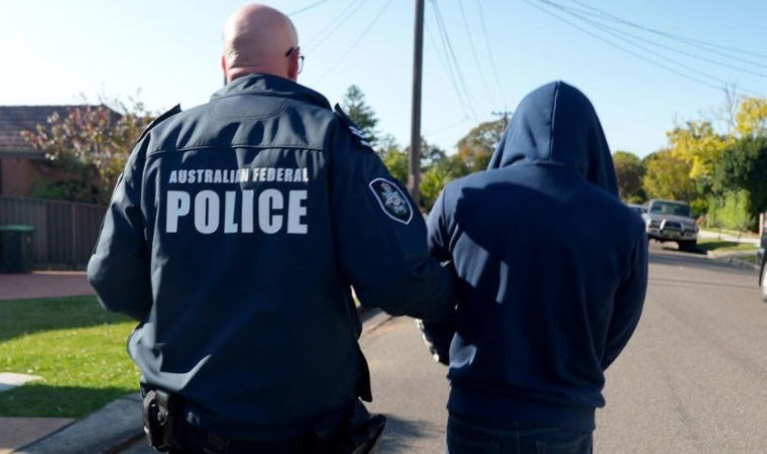 38 kişi gözaltına alındı… Polis, suçluların kullandığı uygulamaya sızdı