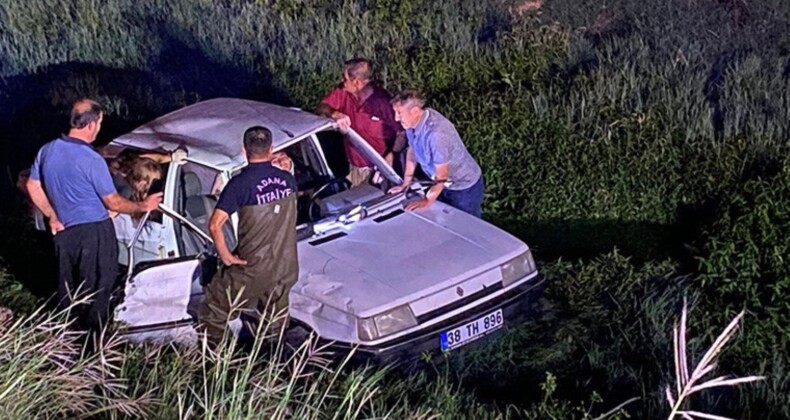 Adana’da otomobil, dere yatağına devrildi: 2 yaralı