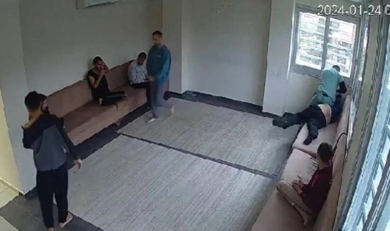 Aile ve Sosyal Hizmetler Bakanlığı: “Otizmli gence şiddet uygulayan şahıs gözaltına alınmıştır”