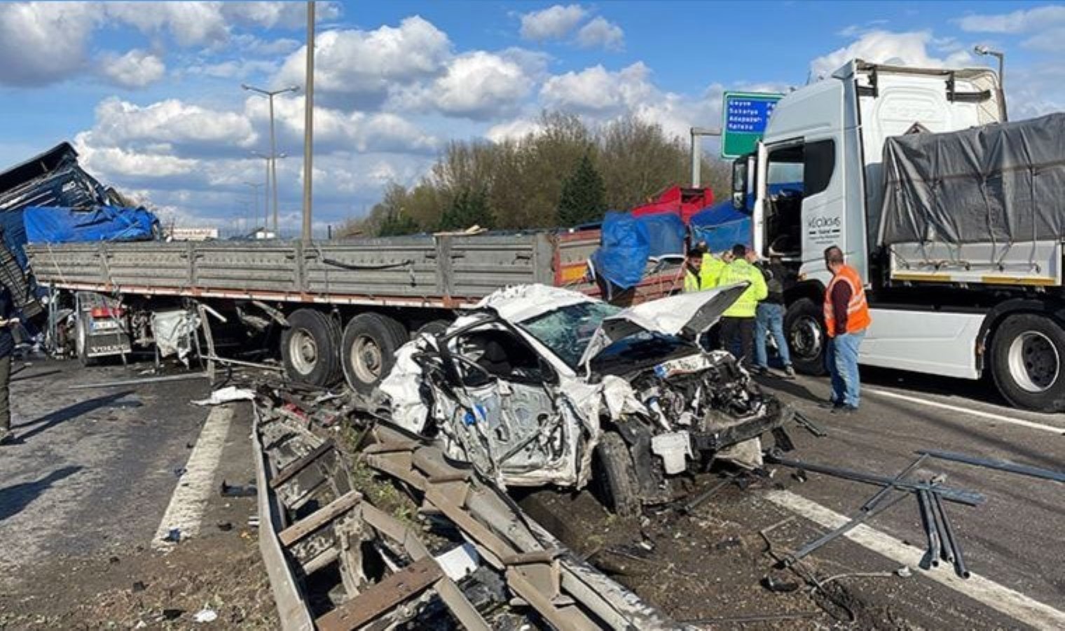 Anadolu Otoyolu’ndaki zincirleme kazada 7 kişi yaralandı