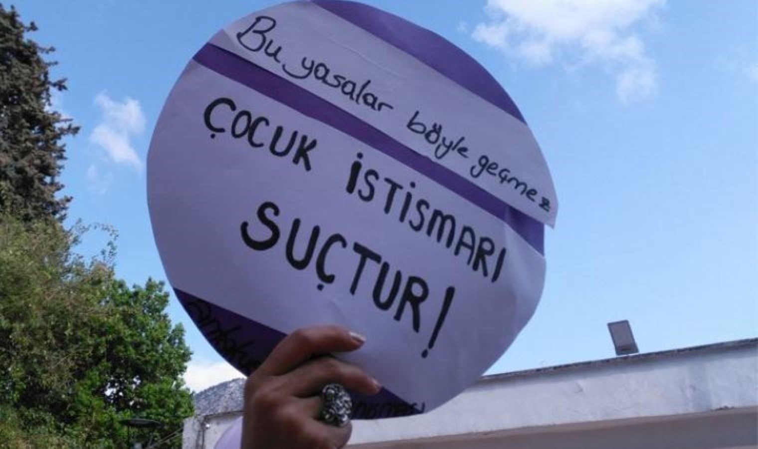 Anne dahil 3 kişi tutuklandı… 2 yaşındaki bebek cinsel istismara maruz kalmış!