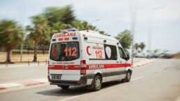 Antalya’dan Akseki’ye giden ambulansın motorunda yangın çıktı