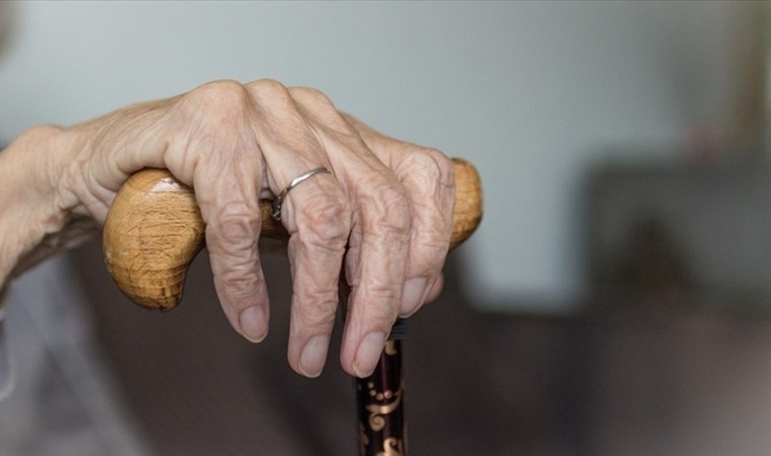 Araştırma ‘Yaşlanma, yaşamın iki noktasında ‘büyük ölçüde’ hızlanıyor’