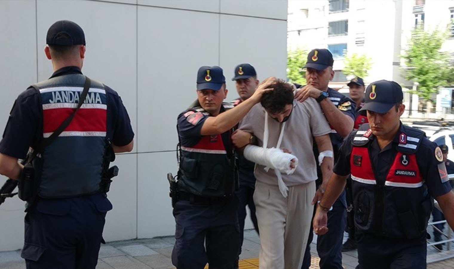 Astsubaya çarparak şehit eden motosiklet sürücüsü adliyede: 22 suç kaydı mevcut