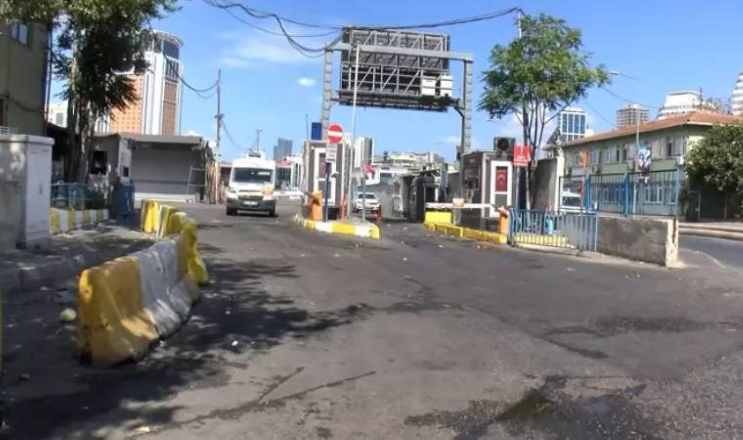 Ataşehir’deki meyve sebze halinde park kavgası! 5 kişi yaralandı