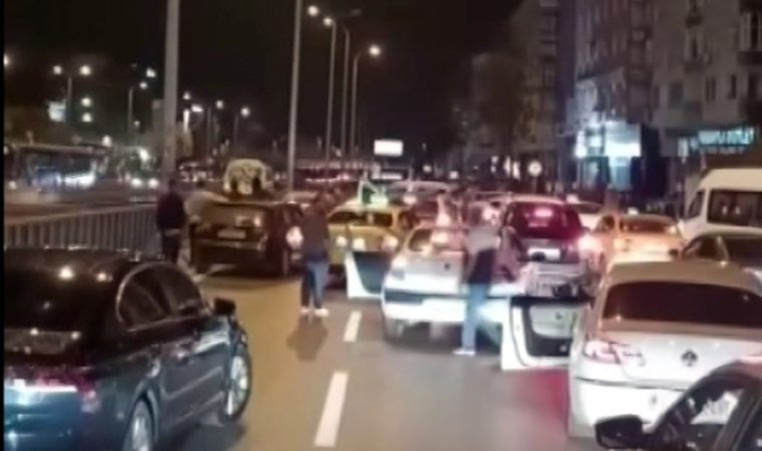 Avcılar’da uyuşturucu operasyonu: 5 gözaltı