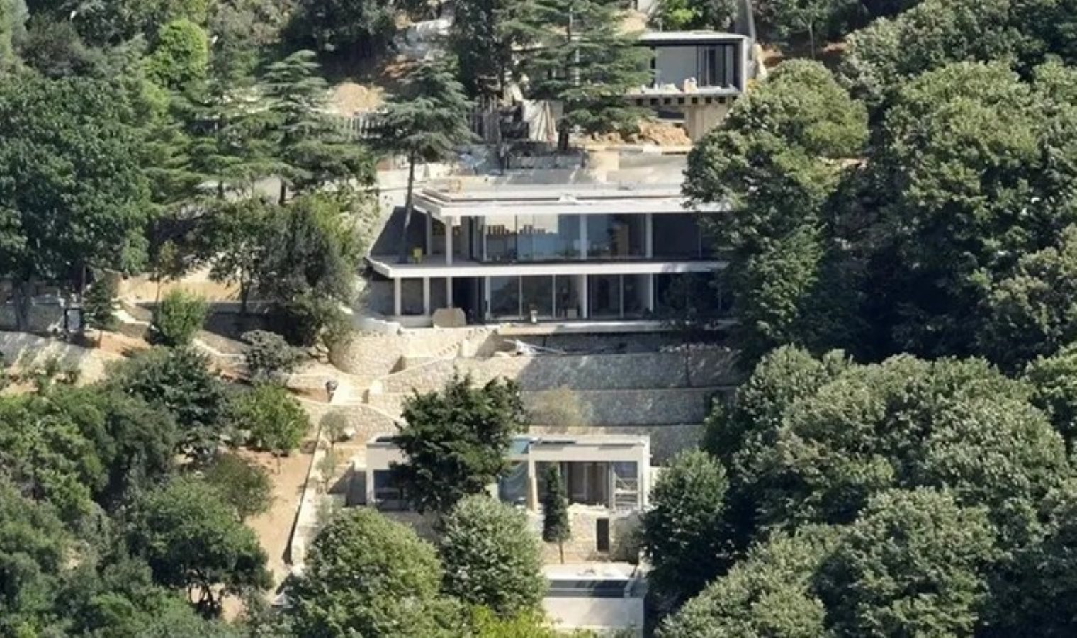 Bakanlıktan Vaniköy’deki kaçak yapı için yıkım kararı