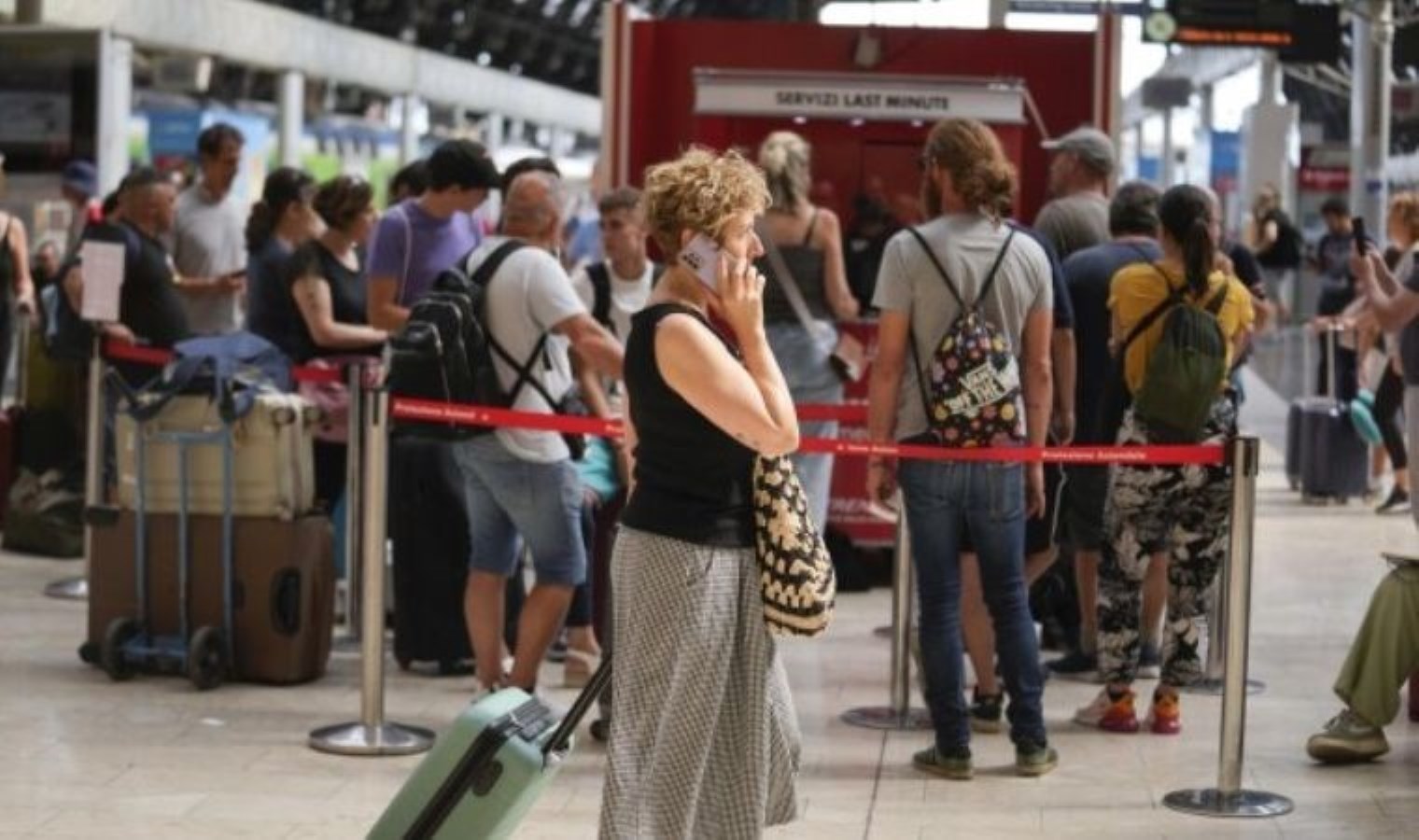 Başkentte metro ve otobüs seferleri durdu… O ülkede ulaşım sektöründe çalışanlar greve gitti!