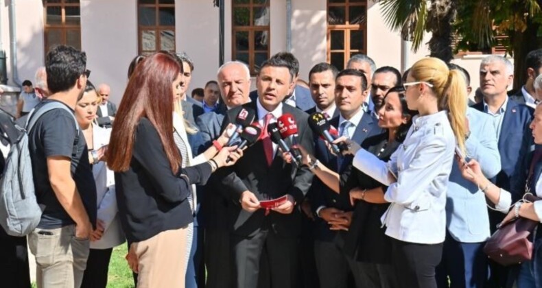 Beyoğlu Belediyesi’nin tarihi Terra Santa binasından tahliye edilmesine CHP’den tepki: “Engellemeleriniz demokrasi tokadı olarak geri döner”