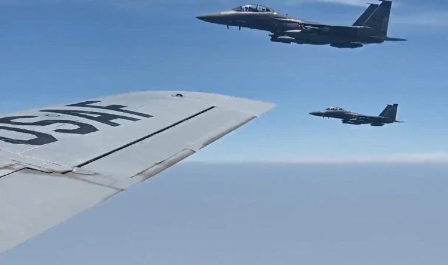 Bir uçak gemisi daha bölgede… CENTCOM’dan ‘savaşa hazırız’ mesajı