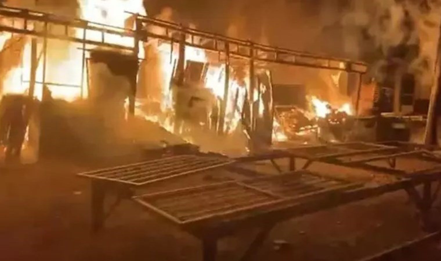 Bodrum’da tersane atölyesinde çıkan yangın söndürüldü: Büyük çapta hasar meydana geldi