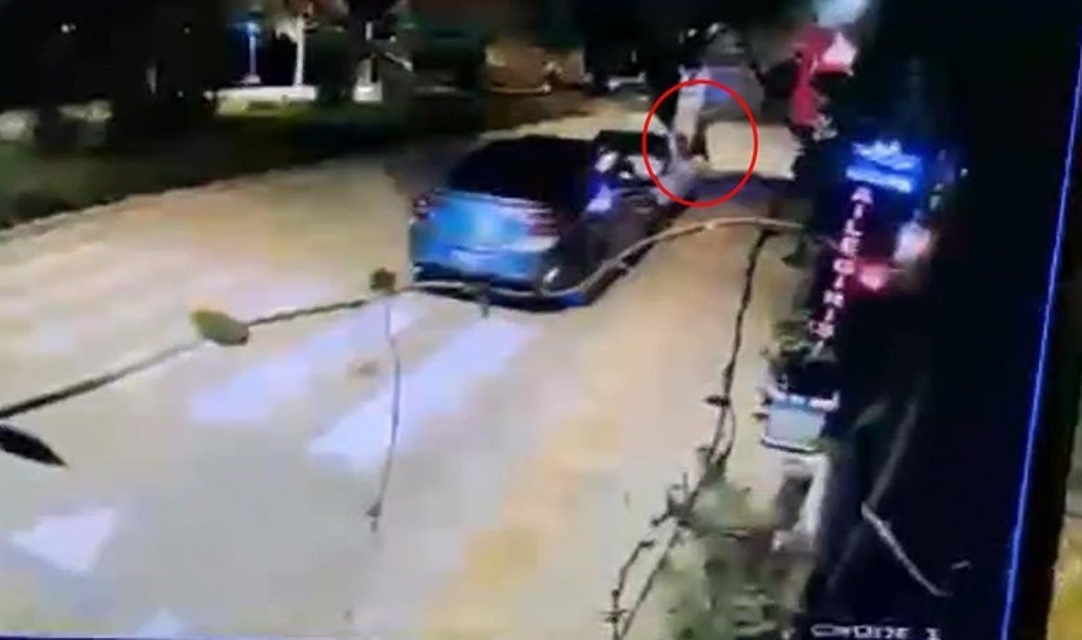 Bursa’da motosikletin çarptığı kadın yaralandı!