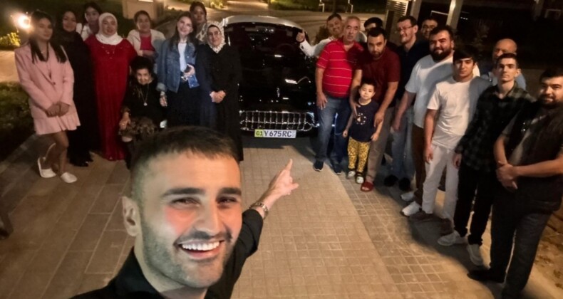 CZN Burak’a Özbekistan’da büyük sürpriz: Lüks araba hediye edildi