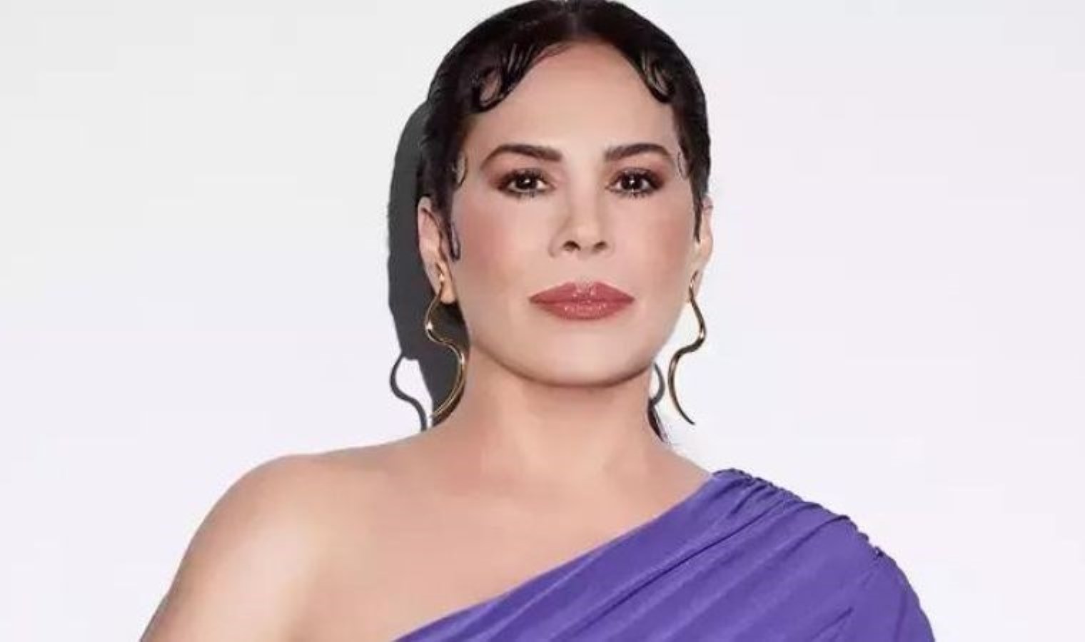 Demet Sağıroğlu kimdir, kaç yaşında, nereli? Demet Sağıroğlu şarkıları…