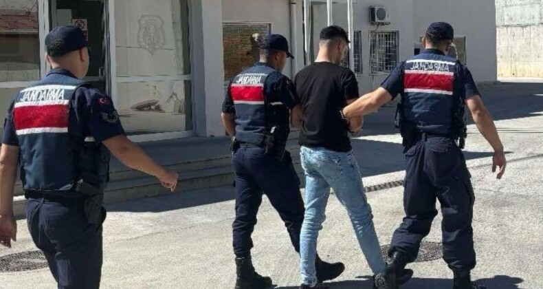 Dört ayrı suçtan aranıyordu, Kuşadası’nda yakalandı