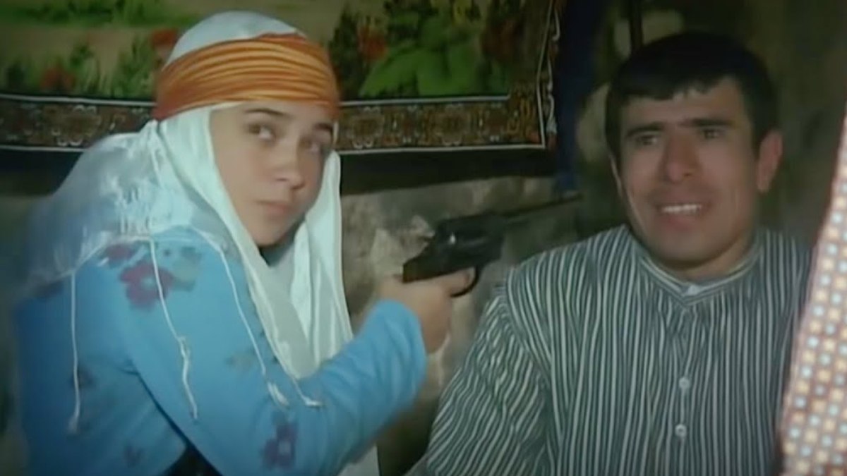 Erkek Güzeli Sefil Bilo’nun aşkı “Cano Kız” bakın kim çıktı