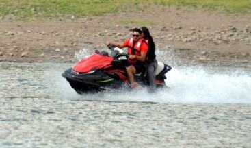 Erzurum’da 2 bin 300 rakımdaki gölette jet ski keyfi